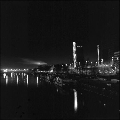 Photo Lubitel. Paris la nuit.